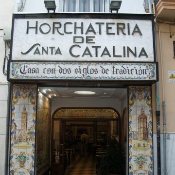 Horchateria Santa Catalina in Valencia Store frontage doorway