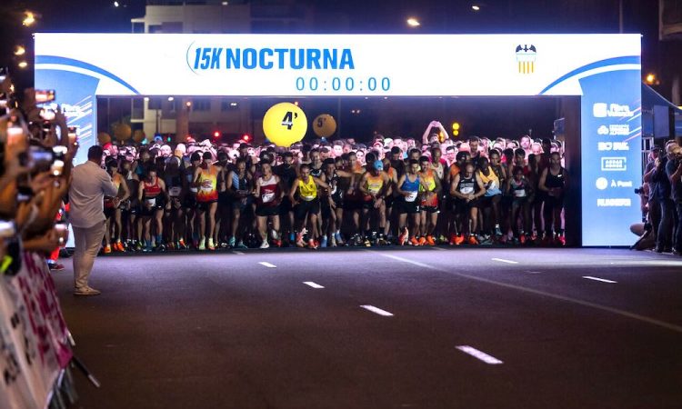 Runners starting race