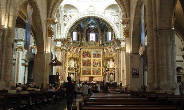 vlc-tl-citytopics-architecture-cathedral-1 Cathedral interior