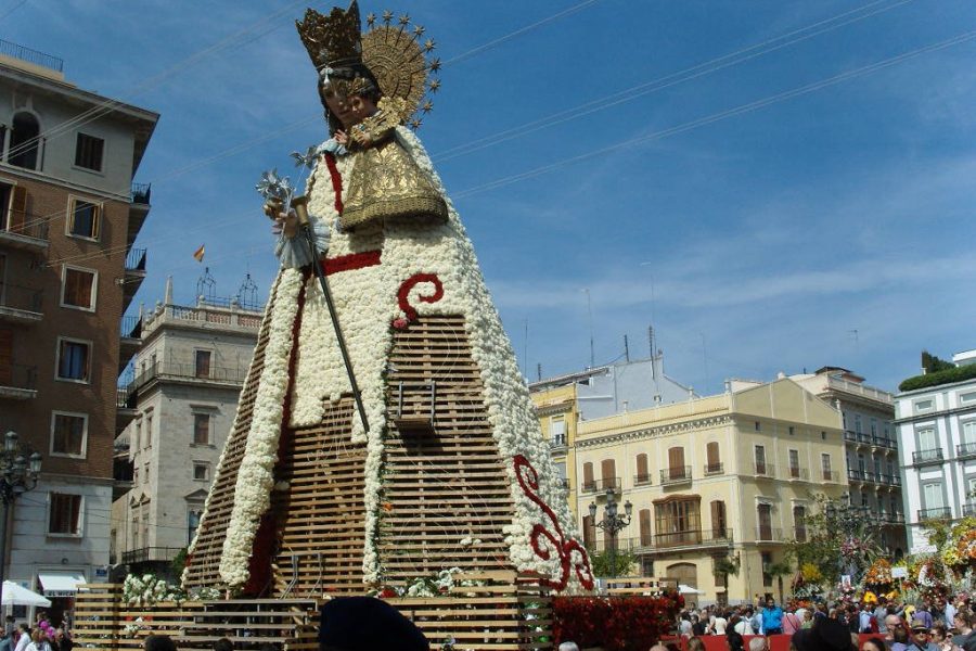 Fallas statue of flowers